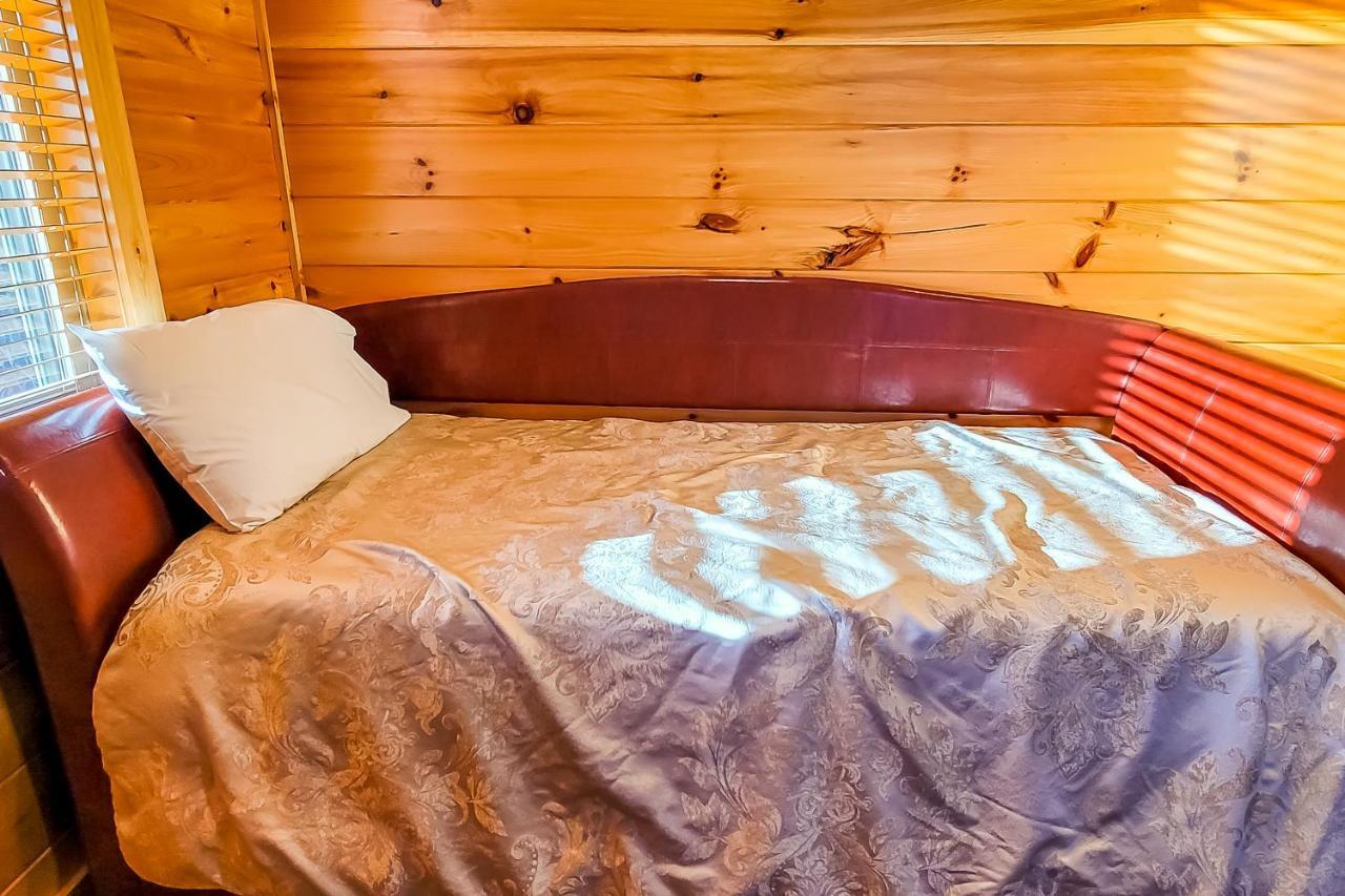 3 Lazy Bears Chalet Gatlinburg Exterior foto
